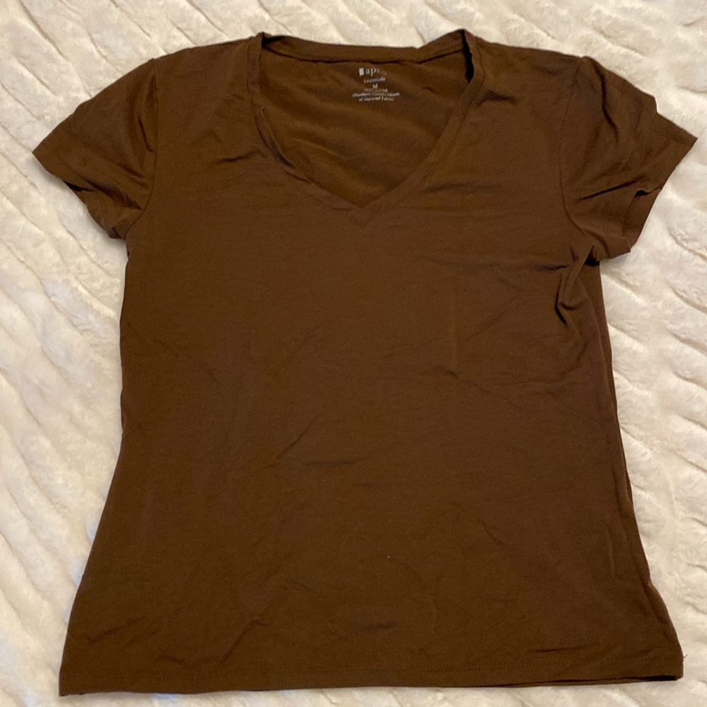 Apt 9 brown stretchy v-neck T-shirt
